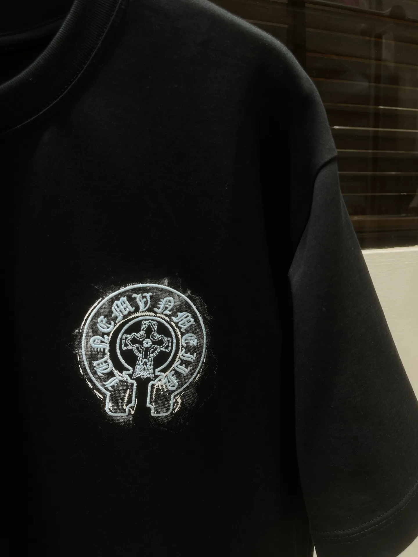 T ， ， 。 White（ + ） Black（ + ） 。 Same Style :White Black Sizes:M~3XL :6035